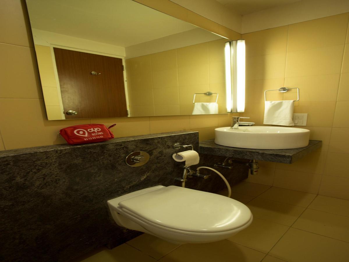 Oyo 13771 Executive Residency Hotel Pune Bagian luar foto