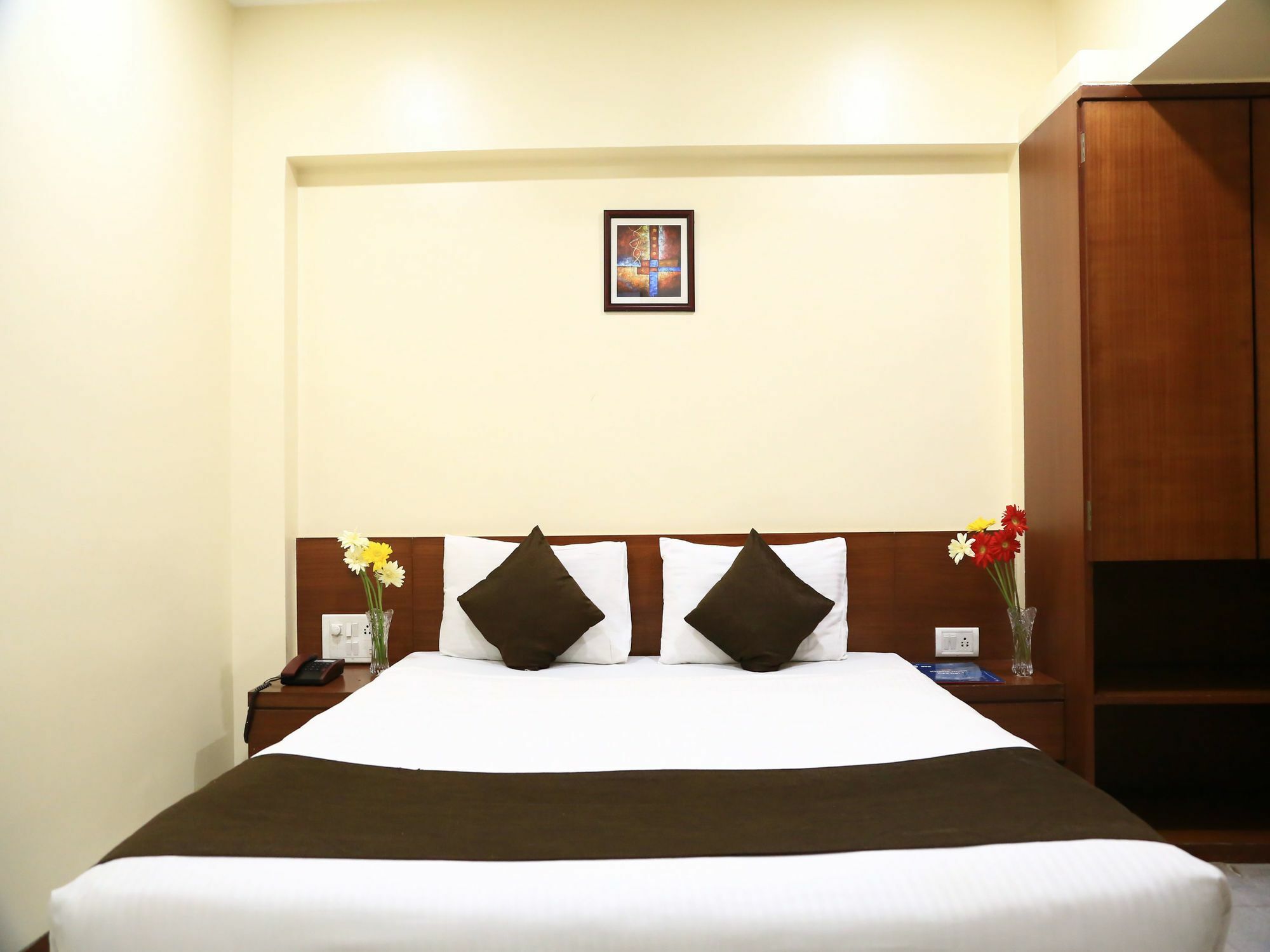 Oyo 13771 Executive Residency Hotel Pune Bagian luar foto