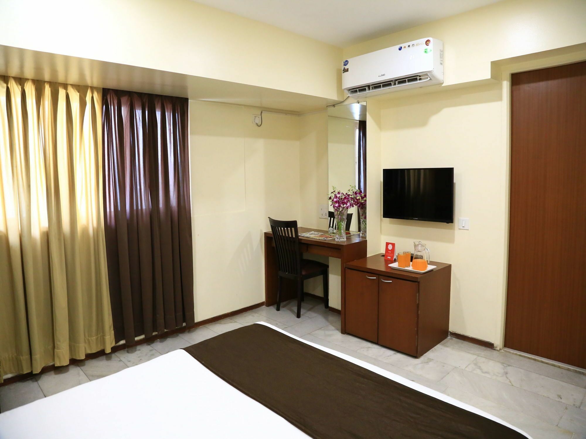 Oyo 13771 Executive Residency Hotel Pune Bagian luar foto