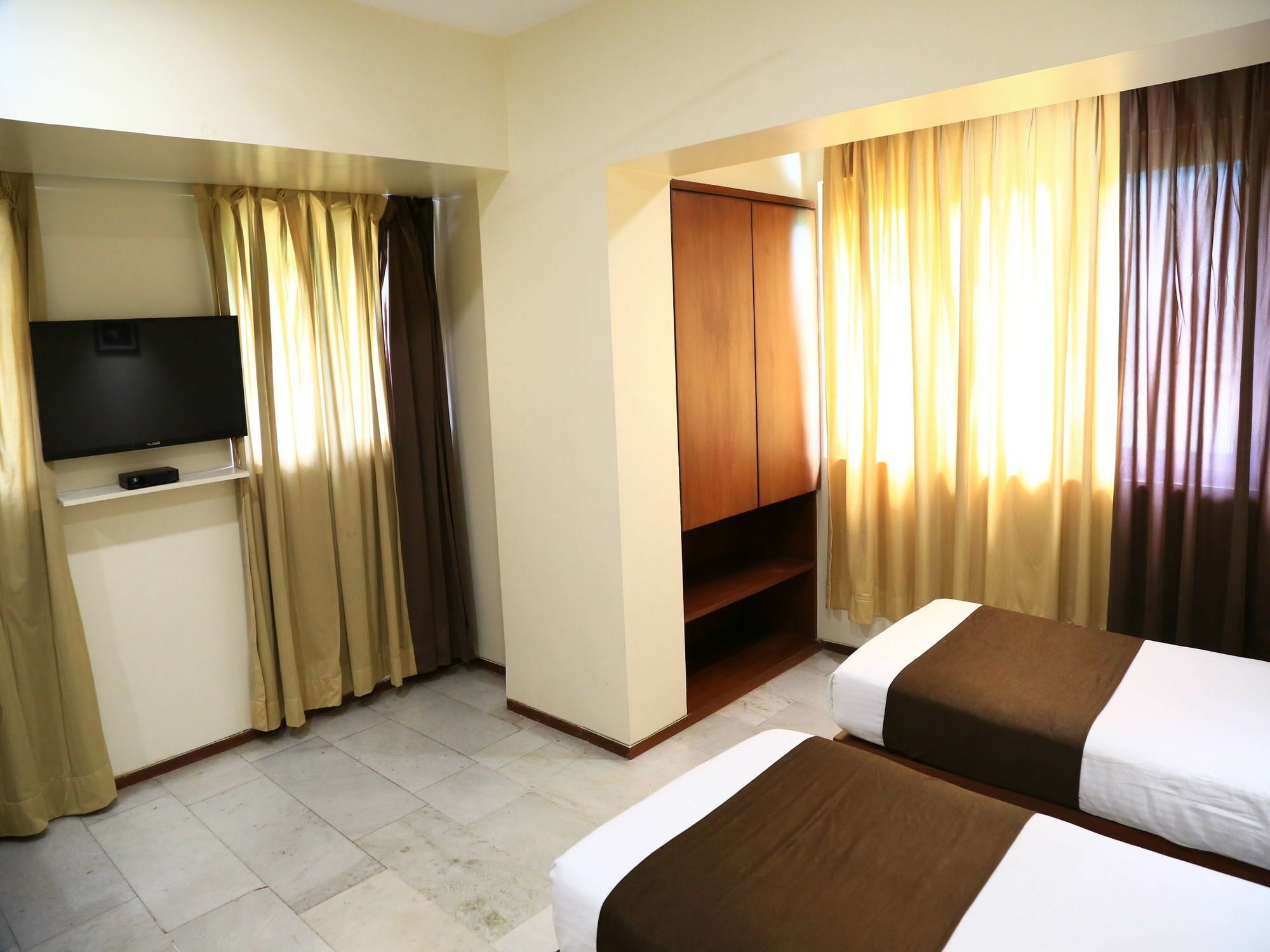 Oyo 13771 Executive Residency Hotel Pune Bagian luar foto